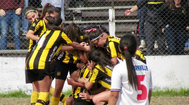 imagen de ¡Peñarol se quedó con el clásico de Fútbol Femenino!